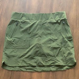 NWT Athleta Chelsea Cargo Skort - sz 14